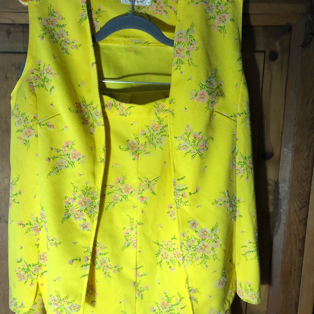 Vintage Floral Yellow Sleeveless Two Piece Top And Skirt Set